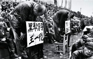 Humillación pública en China de los disidentes.